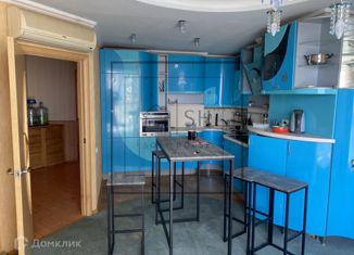 Сдается в аренду 3-комнатная квартира, 100 м2, Санкт-Петербург, улица Кораблестроителей, 30, метро Приморская