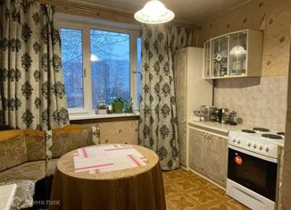 Продам 2-комнатную квартиру, 60 м2, Москва, Боровское шоссе, 43к1, метро Новопеределкино