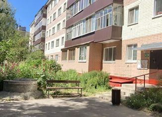 Сдаю в аренду 3-ком. квартиру, 60 м2, Зеленодольск, улица Тургенева, 64