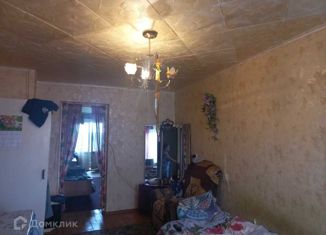 Продаю 2-ком. квартиру, 45.7 м2, Красноуральск, улица 40 лет Октября, 3