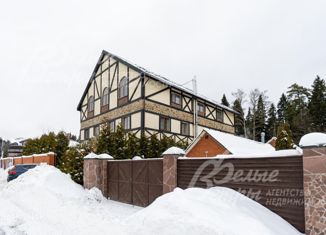 Продаю дом, 743 м2, деревня Пенино