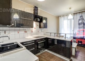Продам двухкомнатную квартиру, 61.2 м2, Ленинградская область, Привокзальная площадь, 3к1