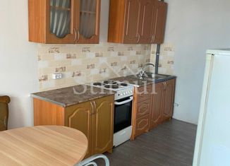 Сдается трехкомнатная квартира, 83 м2, Хакасия, улица Бограда, 160