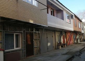 Продается таунхаус, 120 м2, поселок городского типа Новомихайловский, 2-й микрорайон, 14