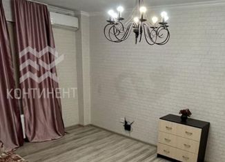 Продам 1-ком. квартиру, 41 м2, Евпатория, улица 9 Мая, 90