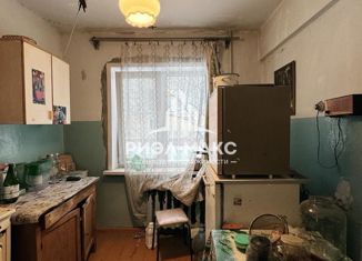 Продается 1-ком. квартира, 30.7 м2, Брянск, улица Димитрова, 83