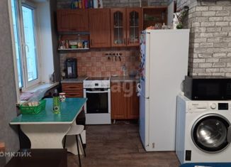 Продается двухкомнатная квартира, 49.3 м2, село Бархатово, улица Гагарина, 1В