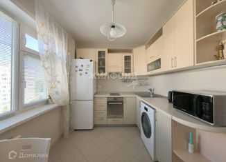 Продается 1-комнатная квартира, 37.3 м2, Новосибирск, Калининский район, улица Гребенщикова, 14