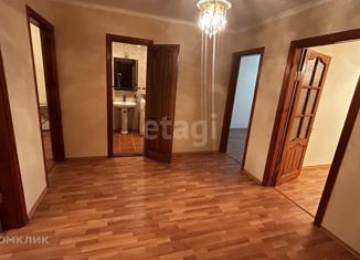 Сдается в аренду 3-ком. квартира, 100 м2, Владикавказ, улица Алихана Гагкаева, 7