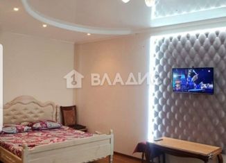 Сдаю 1-ком. квартиру, 50 м2, Тобольск, Октябрьская улица, 19, ЖК Ремезовский Дворик