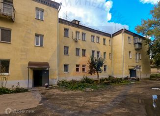 Продам комнату, 15.1 м2, Курган, улица Дзержинского, 21, жилой район Северный