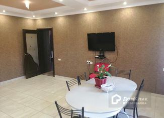 Продаю дом, 378 м2, посёлок городского типа Дергачи, улица Пугачёва, 10