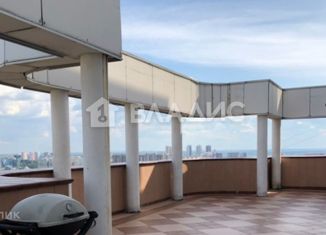 Продам многокомнатную квартиру, 192 м2, Москва, Митинская улица, 10к1, район Митино