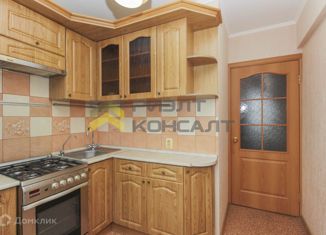 Продам 2-ком. квартиру, 44.8 м2, Омск, улица Путилова, 13