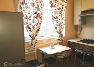 Продам 1-ком. квартиру, 33 м2, Москва, улица Генерала Антонова, 7к1, улица Генерала Антонова