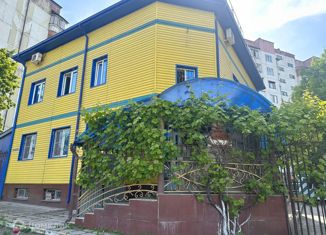 Продаю 4-ком. квартиру, 105.2 м2, Нальчик, улица Шогенова, 22, район Дубки