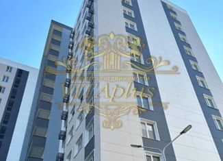 Продается 2-комнатная квартира, 50 м2, Артём, улица Горького, 2А