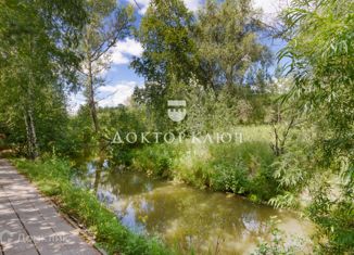 Продается участок, 15 сот., коттеджный посёлок Лаки парк, 2-я Заречная улица