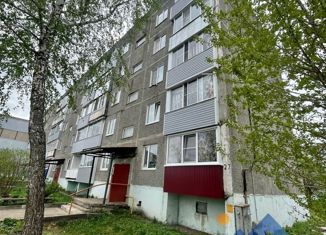 Продам 2-ком. квартиру, 43.2 м2, поселок Октябрьский, посёлок Октябрьский, 22