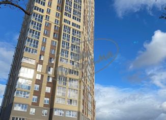 Продаю трехкомнатную квартиру, 100 м2, Калуга, улица Белинского, 2А, ЖК Высота