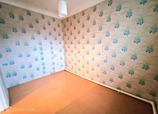 Продается 3-ком. квартира, 43 м2, Шахты, улица Мировая Коммуна, 21