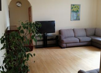 Продается 3-ком. квартира, 74.6 м2, Санкт-Петербург, улица Беринга, 10, метро Василеостровская