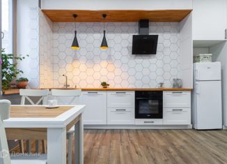 Продажа 3-ком. квартиры, 72 м2, Санкт-Петербург, улица Трефолева, 22/25, улица Трефолева