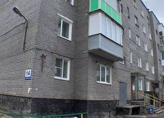 Продается 2-ком. квартира, 46.7 м2, Мурманская область, Набережная улица, 14