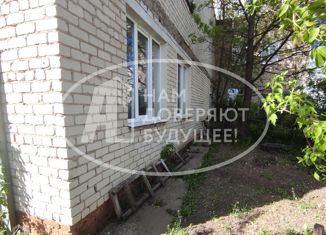 Продам двухкомнатную квартиру, 61.2 м2, село Ленск, улица Ленина, 45