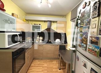 Продажа 3-ком. квартиры, 99 м2, Нижний Новгород, улица Льва Толстого, 8, улица Льва Толстого