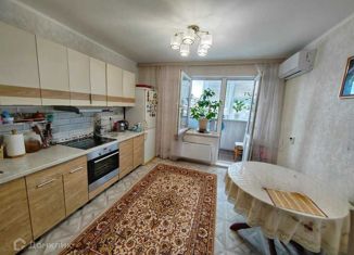 Продам 2-ком. квартиру, 62 м2, Краснодарский край, улица Ленина, 233