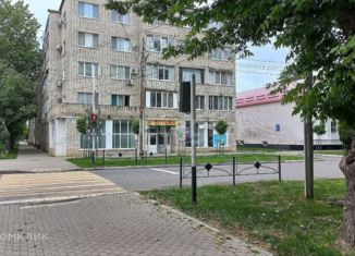 Продается 1-ком. квартира, 32.8 м2, Майкоп, улица Ленина, 8