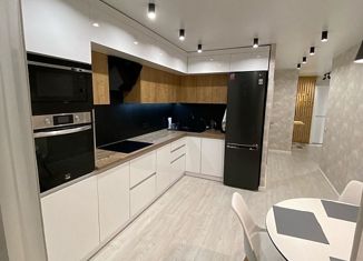 Продаю двухкомнатную квартиру, 58 м2, Краснодар, улица Красных Партизан, 1/4к5, микрорайон Светлоград