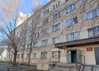 Продаю комнату, 13.3 м2, Челябинск, улица Крупской, 30, Советский район