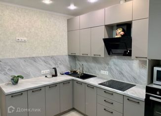 Сдается в аренду 1-ком. квартира, 50 м2, Тюмень, улица Газовиков, 33