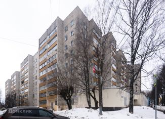 Продается трехкомнатная квартира, 64.2 м2, Киров, улица Молодой Гвардии, 52