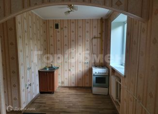 Продаю двухкомнатную квартиру, 45.6 м2, поселок городского типа Икша, Инженерная улица, 2