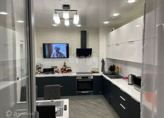 Продается 2-комнатная квартира, 70 м2, Краснодар, улица 70-летия Октября, 15, ЖК Новый город