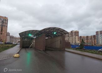 Сдаю в аренду машиноместо, 14 м2, Мурино, ЖК Муринский Посад, улица Шоссе в Лаврики, 55