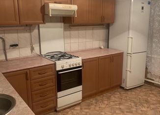 Продам 2-ком. квартиру, 61 м2, Нижний Новгород, Сергиевская улица, 18, Сергиевская улица