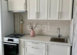 Продажа 2-комнатной квартиры, 47.8 м2, Омск, улица Декабристов, 104, Центральный округ