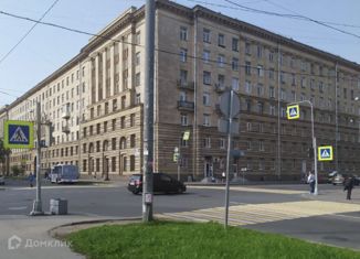 Продаю трехкомнатную квартиру, 67 м2, Санкт-Петербург, бульвар Красных Зорь, бульвар Красных Зорь, 1