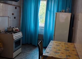 Продается 3-комнатная квартира, 73 м2, Астрахань, улица Аксакова, 14к1