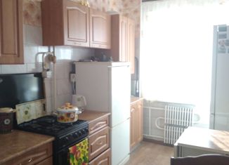 Продам 3-ком. квартиру, 65 м2, Волгоград, улица 8-й Воздушной Армии, 35, район Семь Ветров