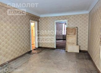 Продам 3-ком. квартиру, 81.3 м2, Курск, улица Чехова, 3