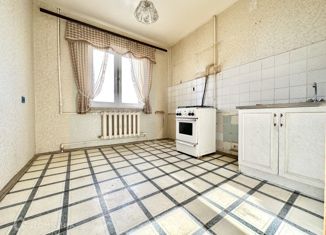 Продается двухкомнатная квартира, 50 м2, Нижний Тагил, улица Зари, 11