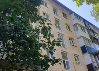 Продаю 2-ком. квартиру, 45 м2, Симферополь, улица Гагарина, 42, Железнодорожный район