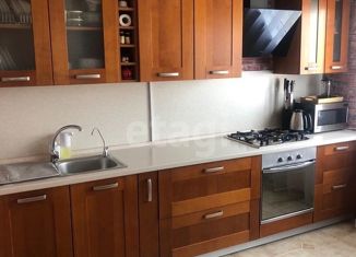 Сдаю в аренду 3-ком. квартиру, 61 м2, Краснодар, Кузнечная улица, 47, Кузнечная улица