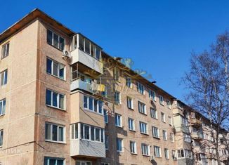 Продажа четырехкомнатной квартиры, 62 м2, Артём, улица Ленина, 11/4