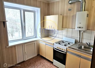 Продаю 3-ком. квартиру, 55 м2, Копейск, Троицкая улица, 6